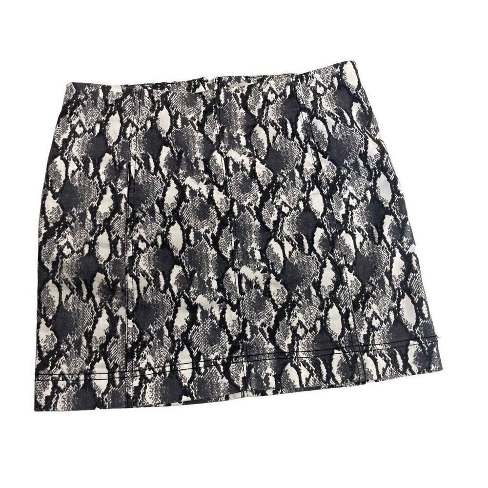 JOLT‎ Women’s Gray & White Mini Skirt Size 7/28 ( Juniors)